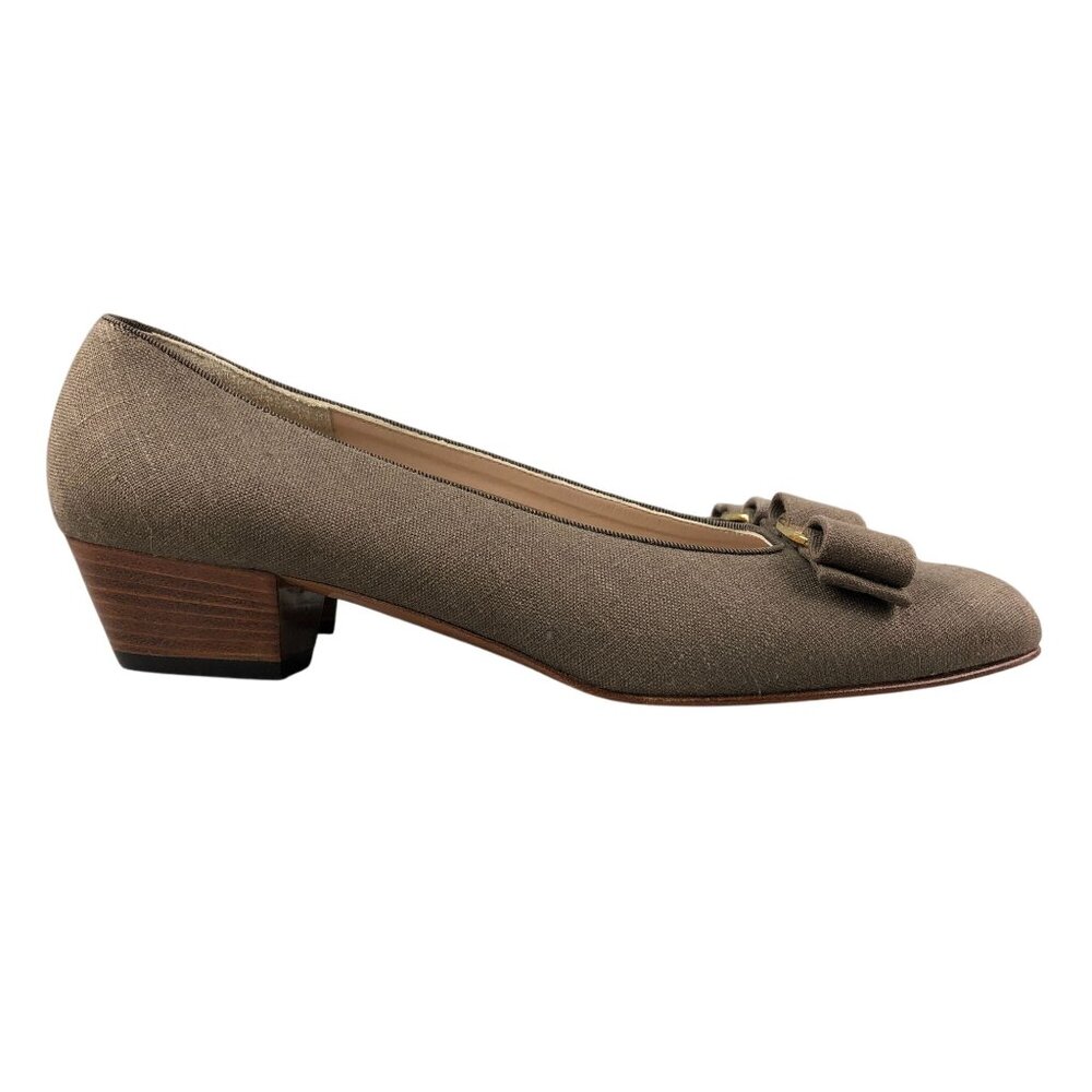 Salvatore Ferragamo Boutique NWOT Women's Size 8.5B Vara Brown Block Heel Pumps